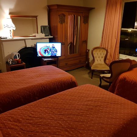 كارنارفون Menai Bank Hotel المظهر الخارجي الصورة