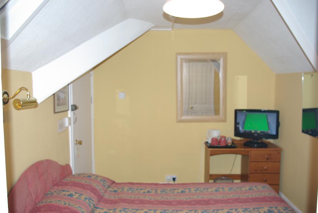 كارنارفون Menai Bank Hotel الغرفة الصورة