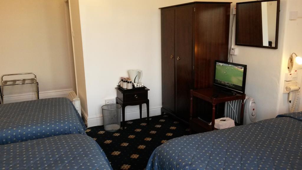 كارنارفون Menai Bank Hotel الغرفة الصورة
