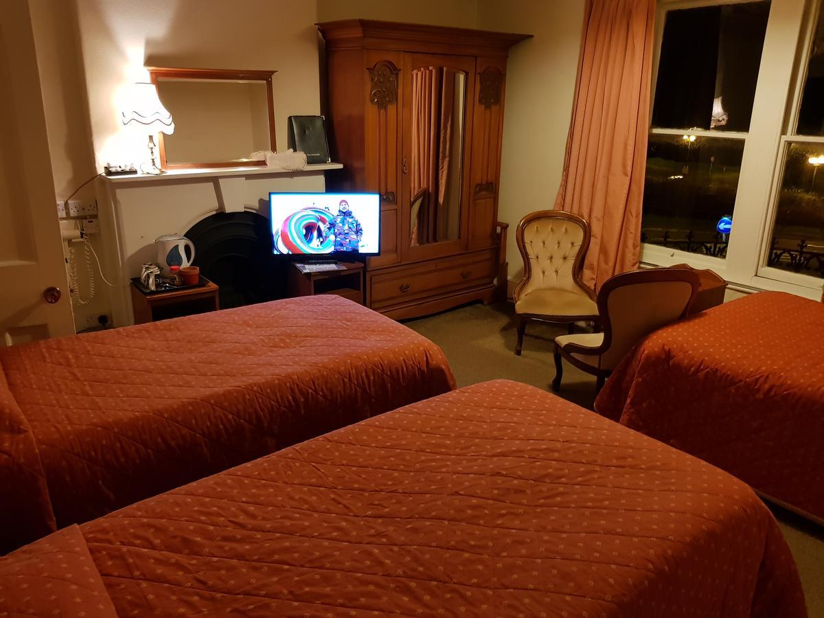 كارنارفون Menai Bank Hotel المظهر الخارجي الصورة